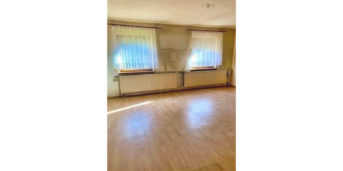 Einfamilienhaus Lengenfeld - 4 Zimmer, 122 m&sup2;, 85.000&euro; | Angebot:25799464
