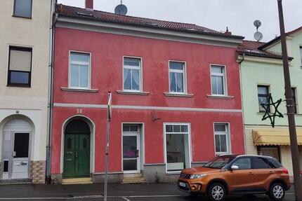 Haus Werdau - 8 Zimmer, 200 m&sup2;, 125.000&euro; | Angebot:27536270