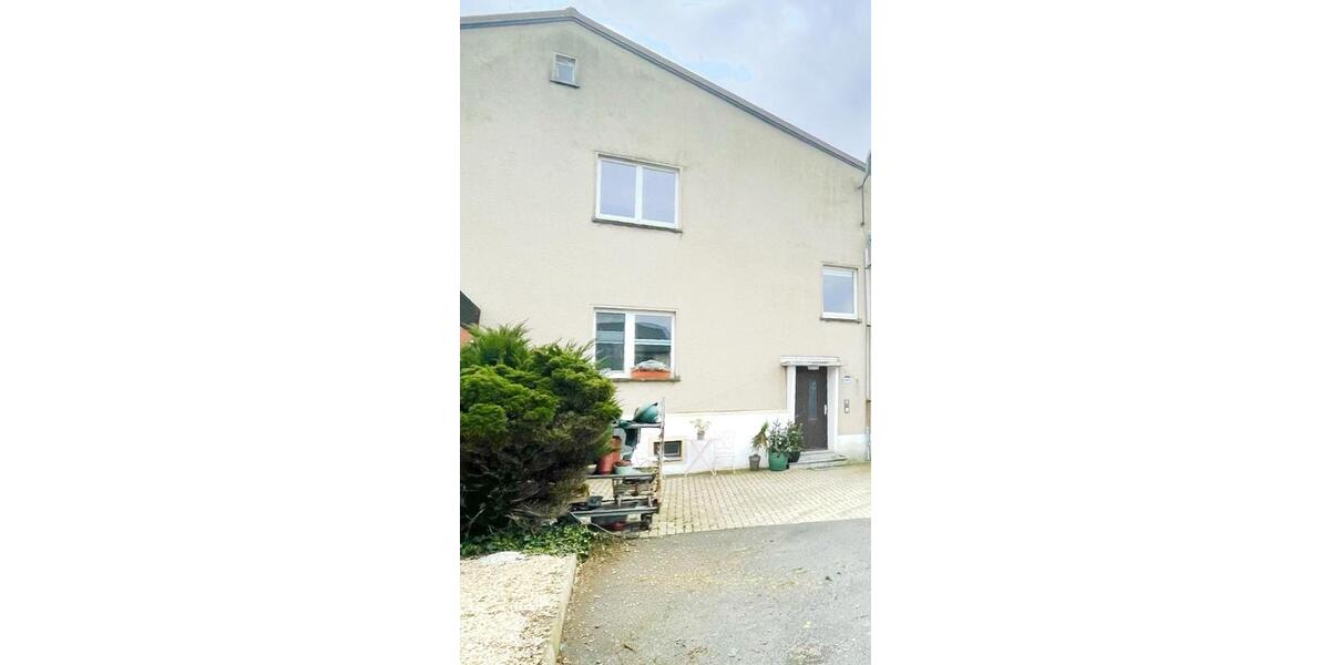 Etagenwohnung Meerane - 3 Zimmer, 72 m&sup2;, 468&euro; | Angebot:25649742