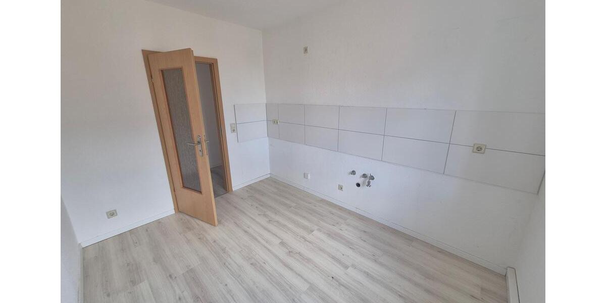 Etagenwohnung Glauchau - 3 Zimmer, 71 m&sup2;, 460&euro; | Angebot:23849643