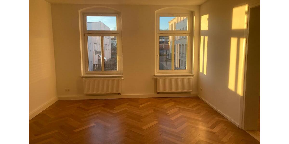 Etagenwohnung Reichenbach im Vogtland - 5 Zimmer, 150 m&sup2;, 900&euro; | Angebot:24851263