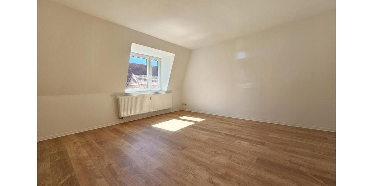 Dachgeschoßwohnung Aue-Bad Schlema Bad Schlema - 3 Zimmer, 78 m&sup2;, 389&euro; | Angebot:26645174