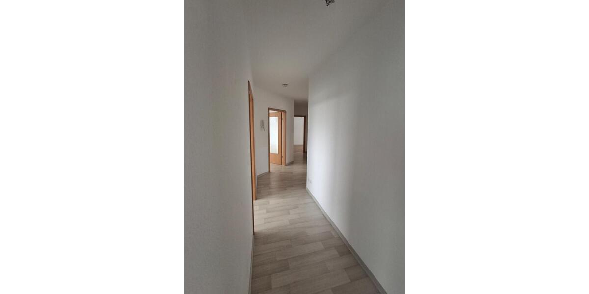 Dachgeschoßwohnung Limbach-Oberfrohna Oberfrohna - 4 Zimmer, 90 m&sup2;, 581&euro; | Angebot:24570447