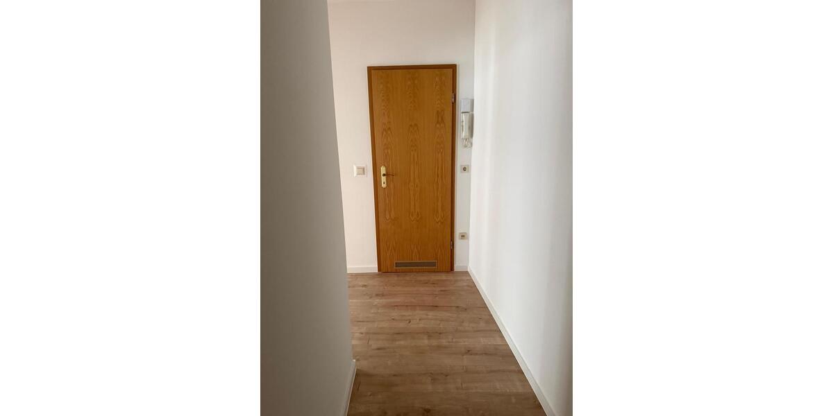 Dachgeschoßwohnung Glauchau - 2 Zimmer, 55 m&sup2;, 320&euro; | Angebot:26676970
