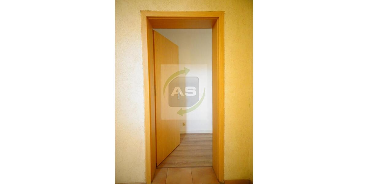 Etagenwohnung Zwickau Auerbach - 3 Zimmer, 76 m&sup2;, 400&euro; | Angebot:23215760