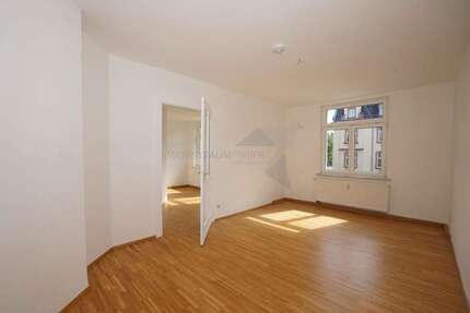 Wohnung Zwickau Mitte-Nord - 3 Zimmer, 92 m&sup2;, 458&euro; | Angebot:25197854