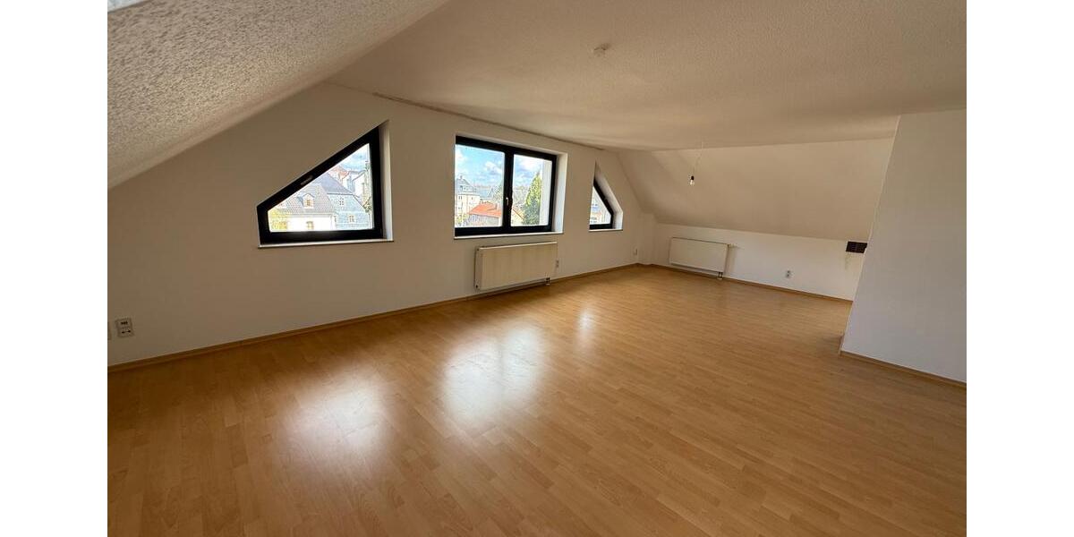 Dachgeschoßwohnung Zwickau Zwickau-Nord - 3 Zimmer, 99 m&sup2;, 620&euro; | Angebot:25753769