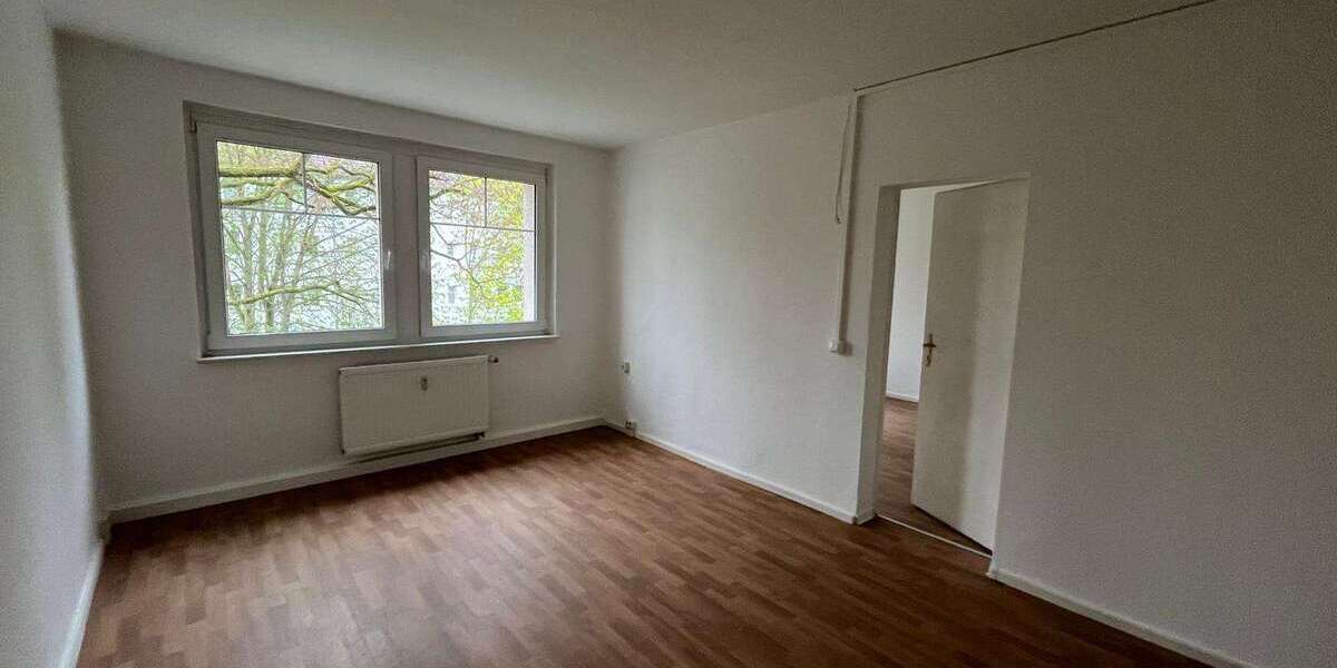 Etagenwohnung Zwickau Auerbach - 2 Zimmer, 50 m&sup2;, 299&euro; | Angebot:26777055