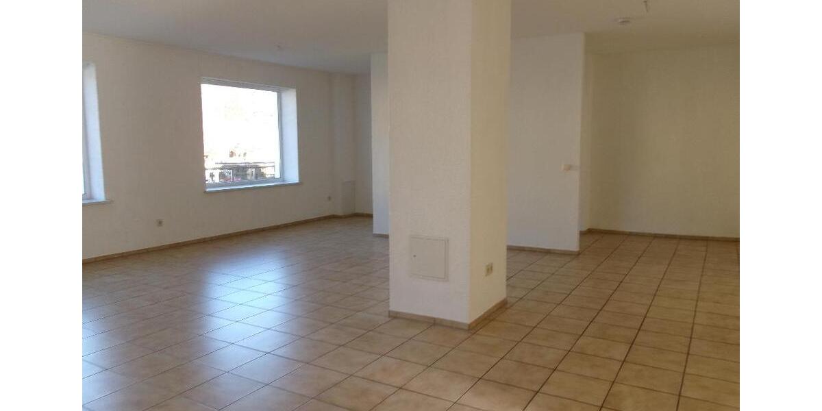 Erdgeschoßwohnung Ellefeld - 2 Zimmer, 110 m&sup2;, 440&euro; | Angebot:25217574