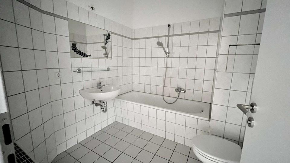 Etagenwohnung Zwickau - 3 Zimmer, 66 m&sup2;, 430&euro; | Angebot:24521200