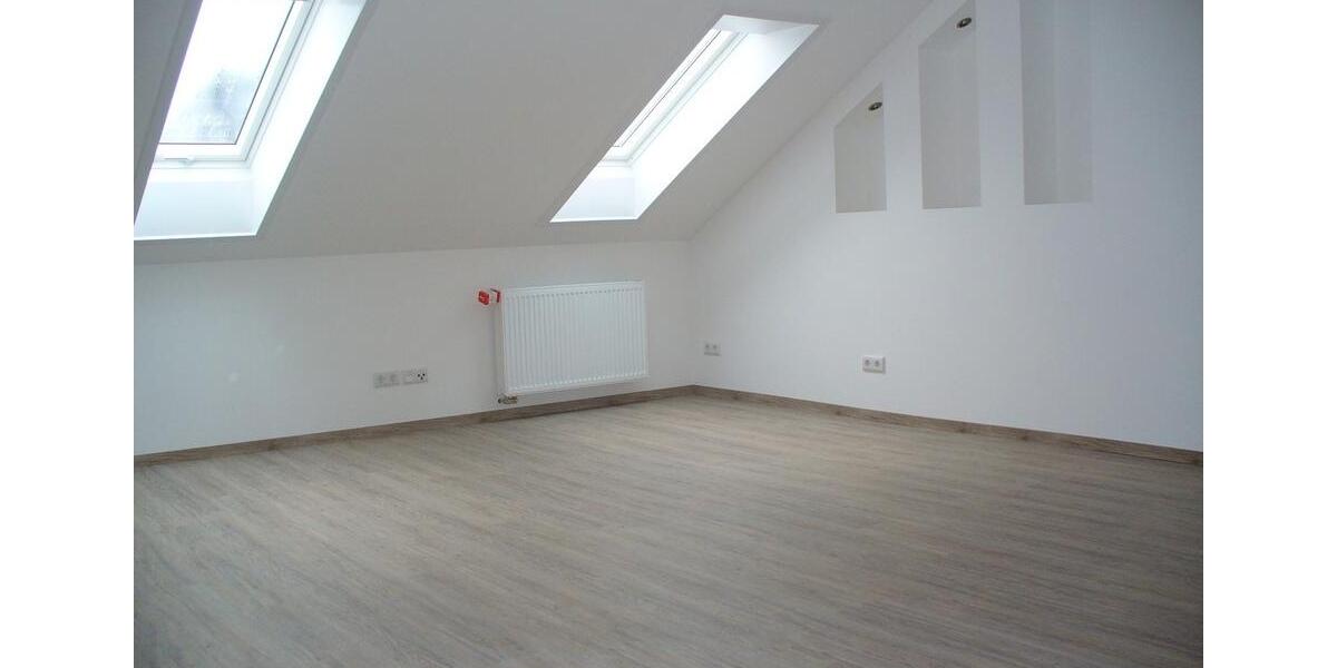 Etagenwohnung Limbach-Oberfrohna Oberfrohna - 3 Zimmer, 178 m&sup2;, 1.080&euro; | Angebot:24393508