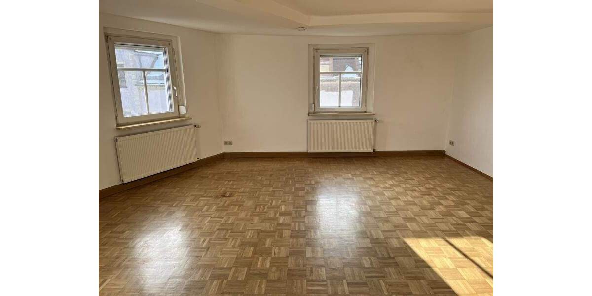 Etagenwohnung Meerane - 3 Zimmer, 87 m&sup2;, 480&euro; | Angebot:25665453