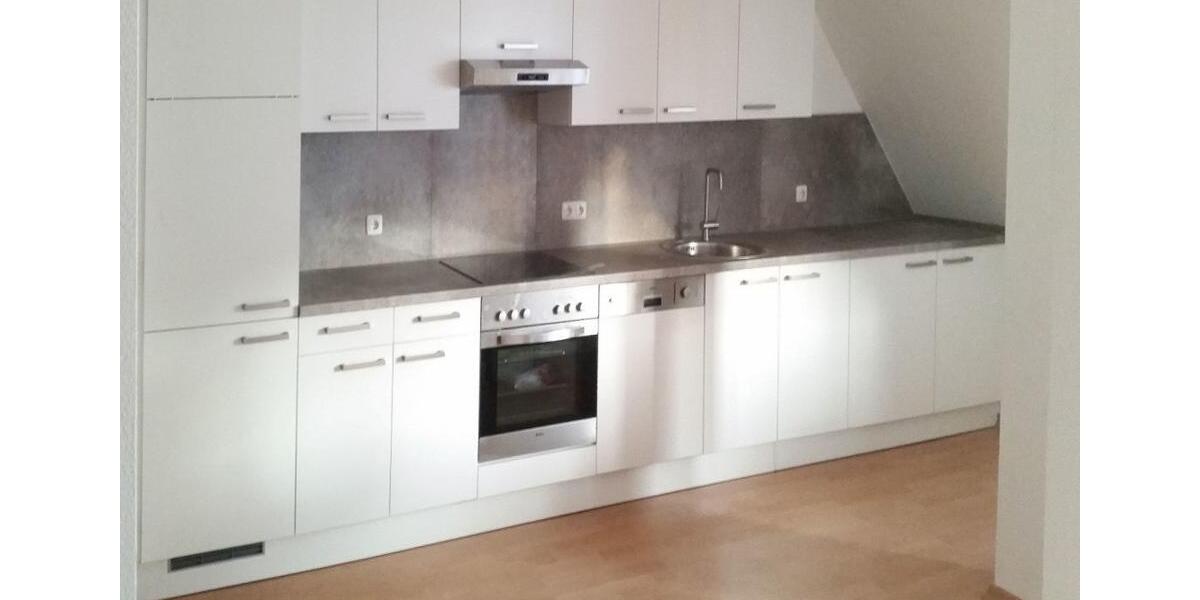 Dachgeschoßwohnung Zwickau - 2 Zimmer, 77 m&sup2;, 540&euro; | Angebot:24474774