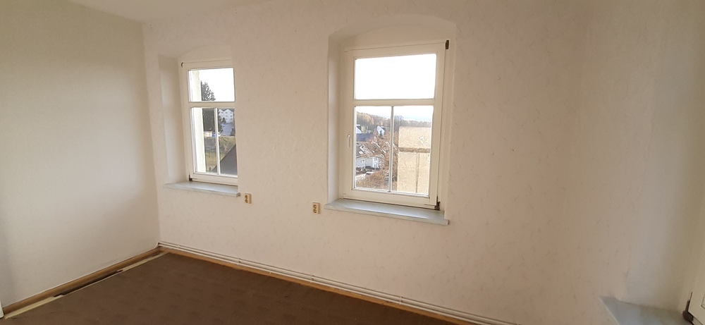 helle Drei-Zimmer-Wohnung in ruhiger Lage mit guter Fernsicht - Etagenwohnung Lauter-Bernsbach Bernsbach | Angebot:14517883