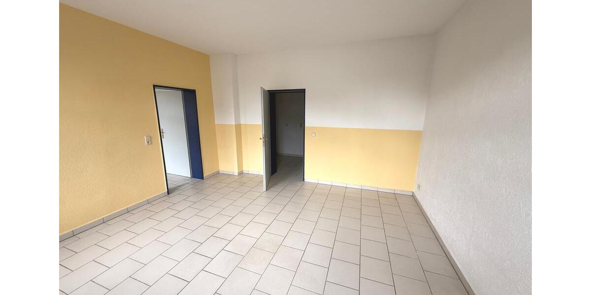 Erdgeschoßwohnung Reichenbach im Vogtland - 2 Zimmer, 70 m&sup2;, 350&euro; | Angebot:21558276