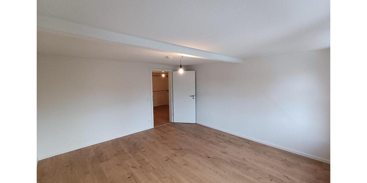 Dachgeschoßwohnung Reichenbach im Vogtland - 3 Zimmer, 74 m&sup2;, 450&euro; | Angebot:25219041