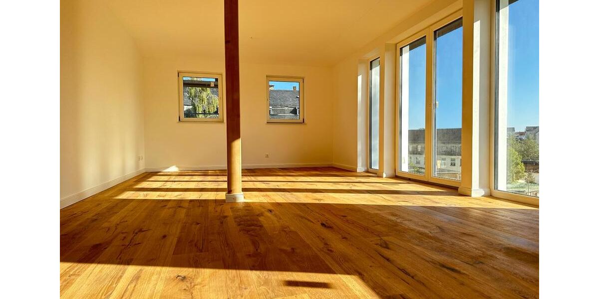 Dachgeschoßwohnung Limbach-Oberfrohna Oberfrohna - 4.5 Zimmer, 150 m&sup2;, 1.372&euro; | Angebot:25499849