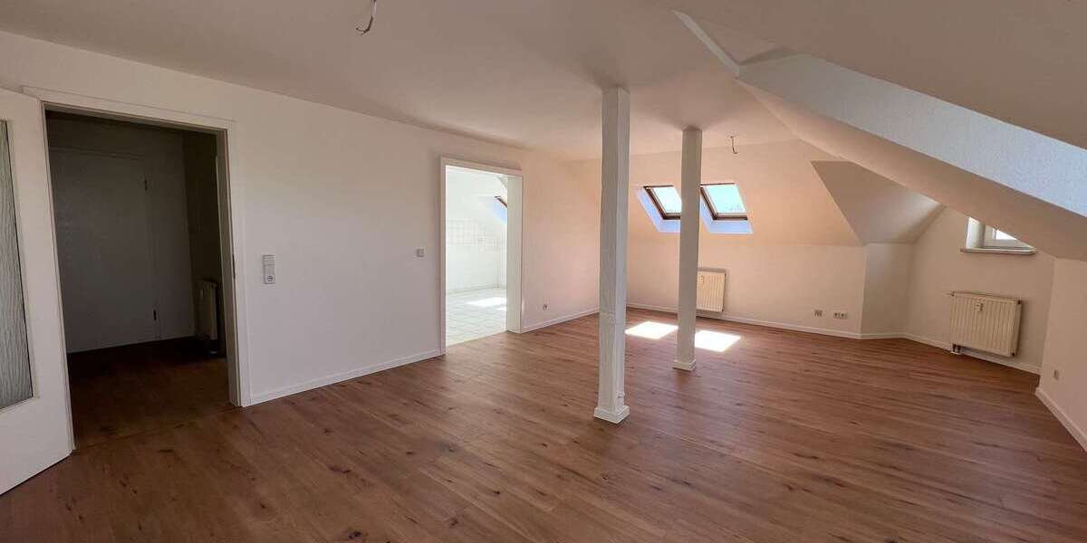 Etagenwohnung Zwickau - 3 Zimmer, 100 m&sup2;, 75.000&euro; | Angebot:26762402