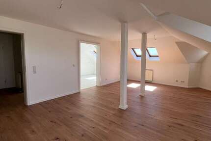 Wohnung Zwickau - 3 Zimmer, 100 m&sup2;, 75.000&euro; | Angebot:26762402