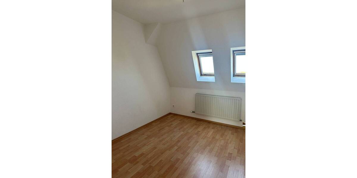 Etagenwohnung Zwickau Bahnhofsvorstadt - 4 Zimmer, 80 m&sup2;, 450&euro; | Angebot:25737496
