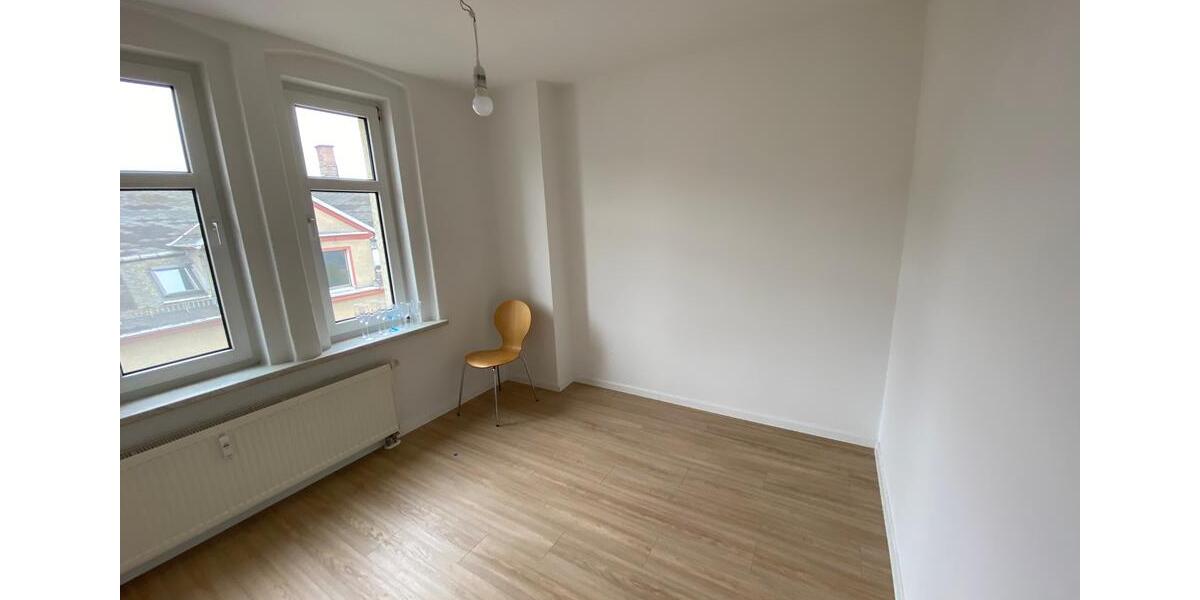 Dachgeschoßwohnung Werdau - 1.5 Zimmer, 35 m&sup2;, 193&euro; | Angebot:20345816