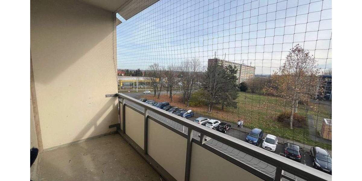 Etagenwohnung Zwickau Neuplanitz - 3 Zimmer, 60 m&sup2;, 250&euro; | Angebot:25700353