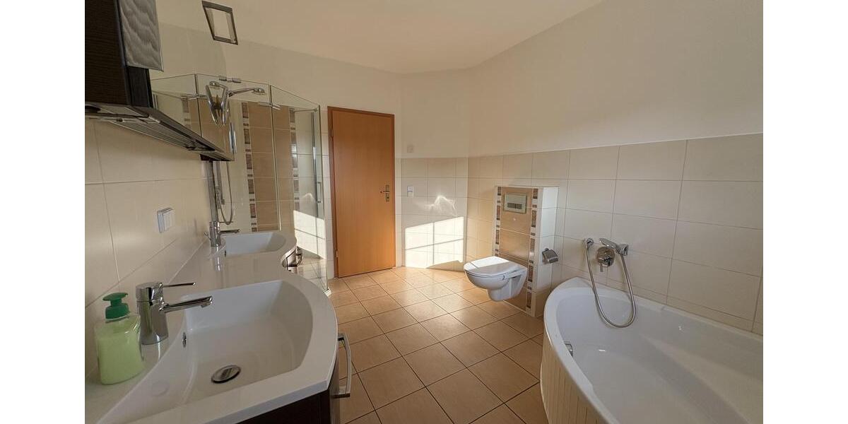 Einfamilienhaus Zwickau Cainsdorf - 3 Zimmer, 95 m&sup2;, 1.300&euro; | Angebot:24963886