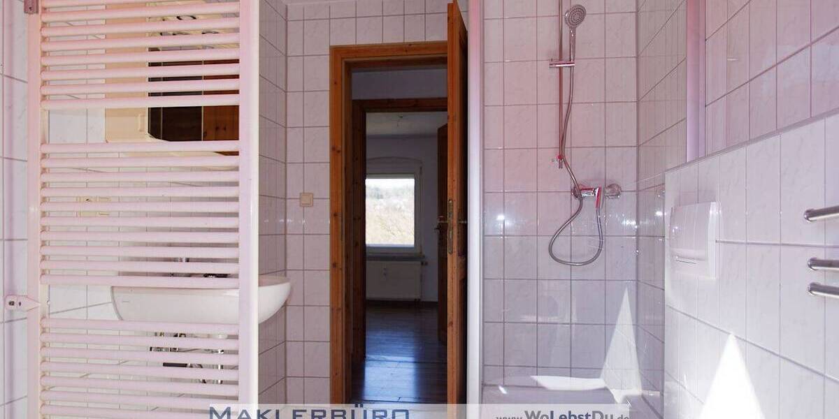 Etagenwohnung Greiz - 4 Zimmer, 80 m&sup2;, 350&euro; | Angebot:25666530