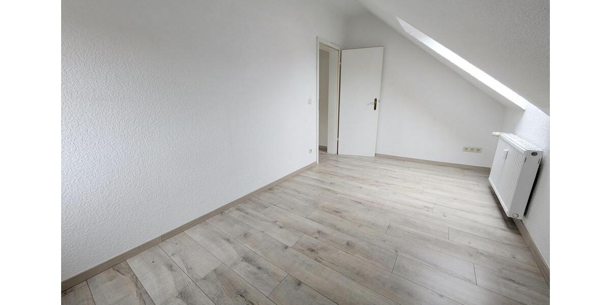 Dachgeschoßwohnung Zwickau Cainsdorf - 3 Zimmer, 52 m&sup2;, 360&euro; | Angebot:26681027