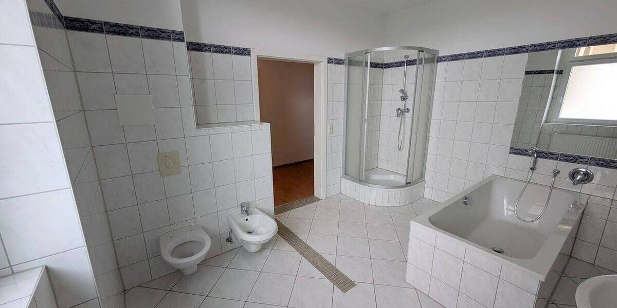 Gewerbeobjekt Zwickau Bahnhofsvorstadt - 8 Zimmer, 222 m&sup2;, 1.350&euro; | Angebot:25958328
