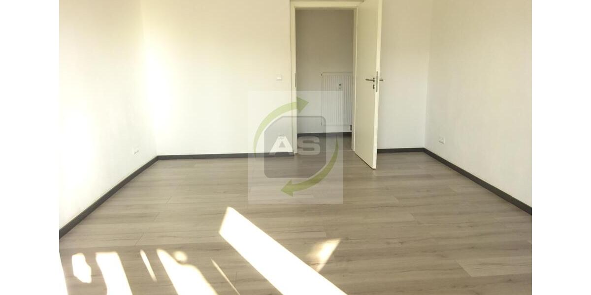 Etagenwohnung Meerane - 3 Zimmer, 82 m&sup2;, 595&euro; | Angebot:25365173