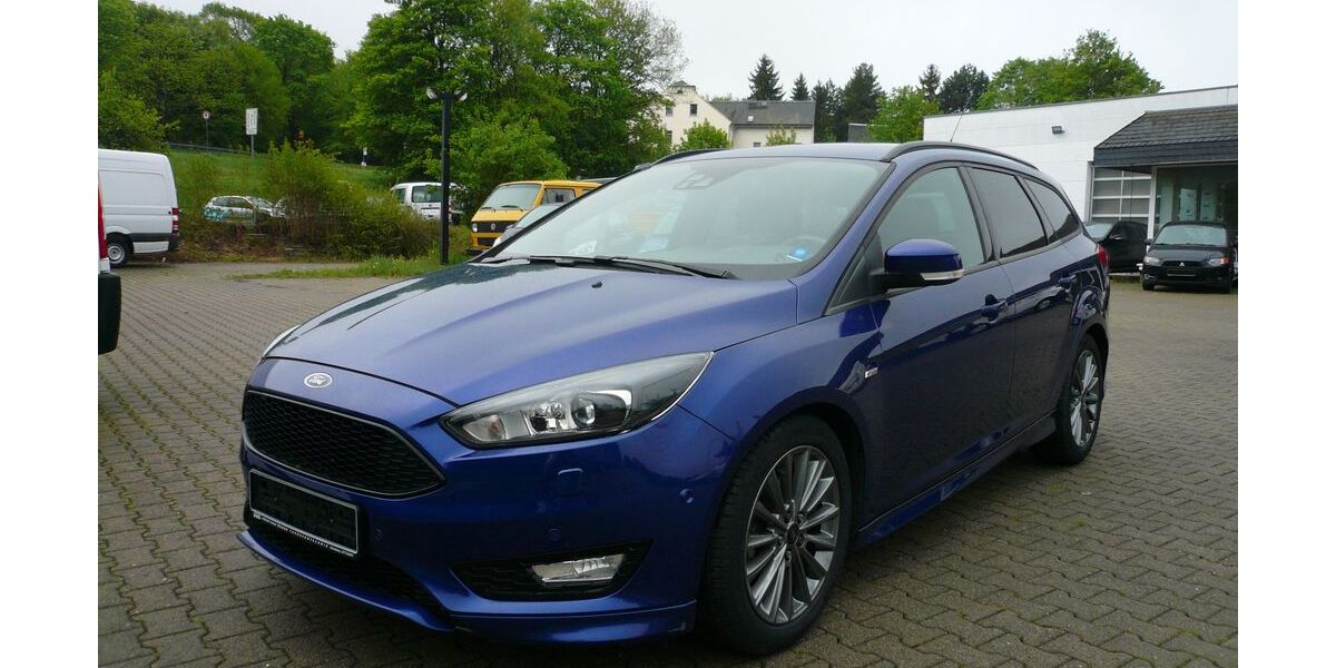 Ford Focus 99.000 km 10.590 &euro; Schneeberg 08289