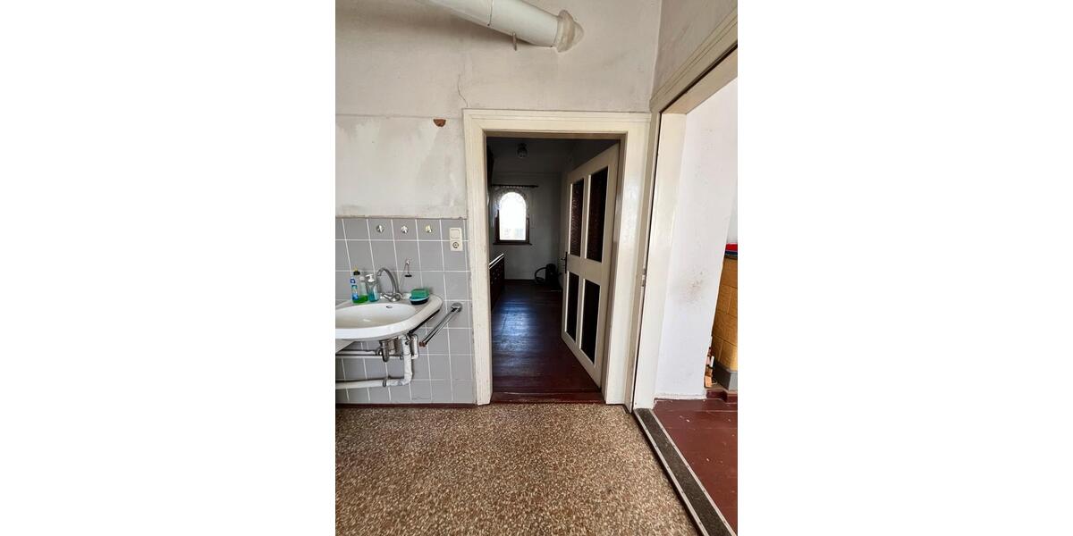 Reihenhaus Meerane - 9 Zimmer, 120 m&sup2;, 49.900&euro; | Angebot:25378971