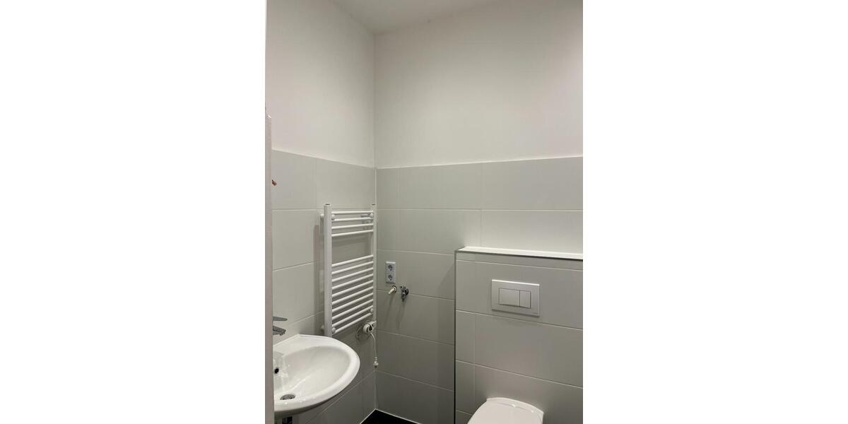 Dachgeschoßwohnung Crimmitschau - 2.5 Zimmer, 56 m&sup2;, 350&euro; | Angebot:24522437