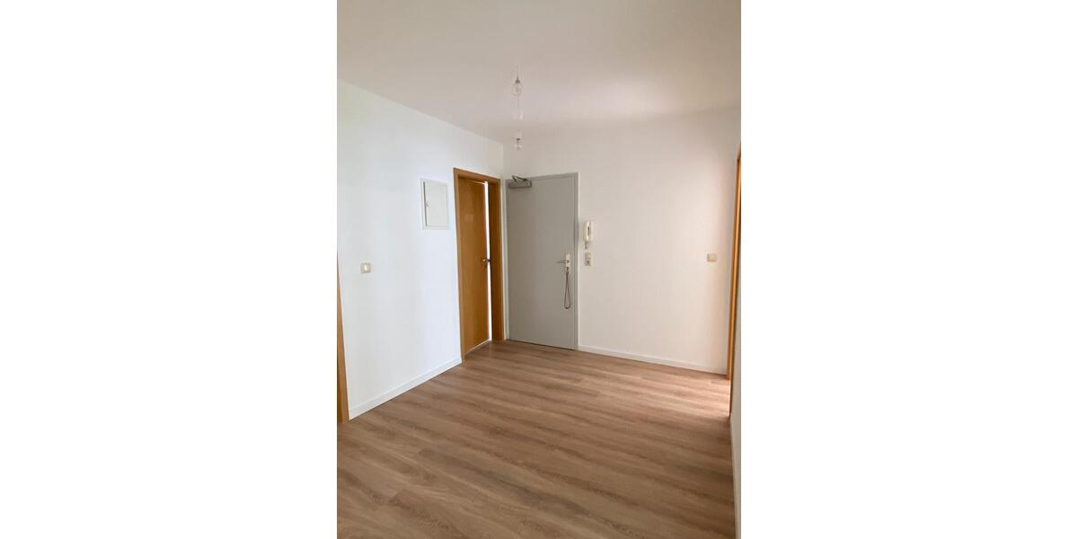 Etagenwohnung Hohenstein-Ernstthal Ernstthal - 3 Zimmer, 79 m&sup2;, 490&euro; | Angebot:25393994