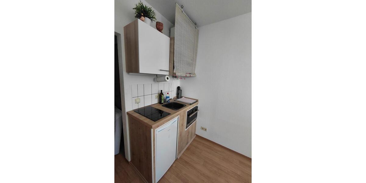 Dachgeschoßwohnung Zwickau - 1 Zimmer, 18 m&sup2;, 165&euro; | Angebot:25308479