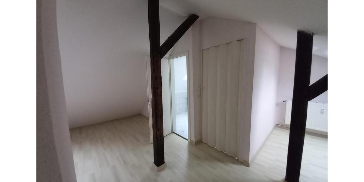 Dachgeschoßwohnung Crimmitschau - 3 Zimmer, 56 m&sup2;, 320&euro; | Angebot:20747048