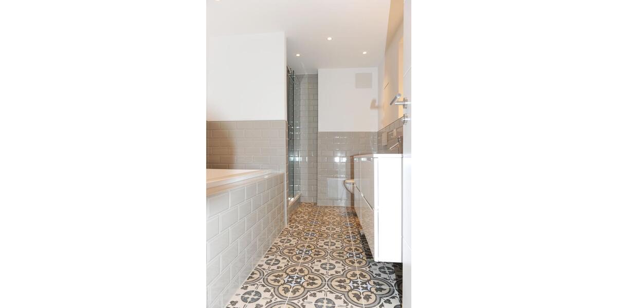 Dachgeschoßwohnung Zwickau Zwickau-Nord - 4 Zimmer, 95 m&sup2;, 955&euro; | Angebot:23768171