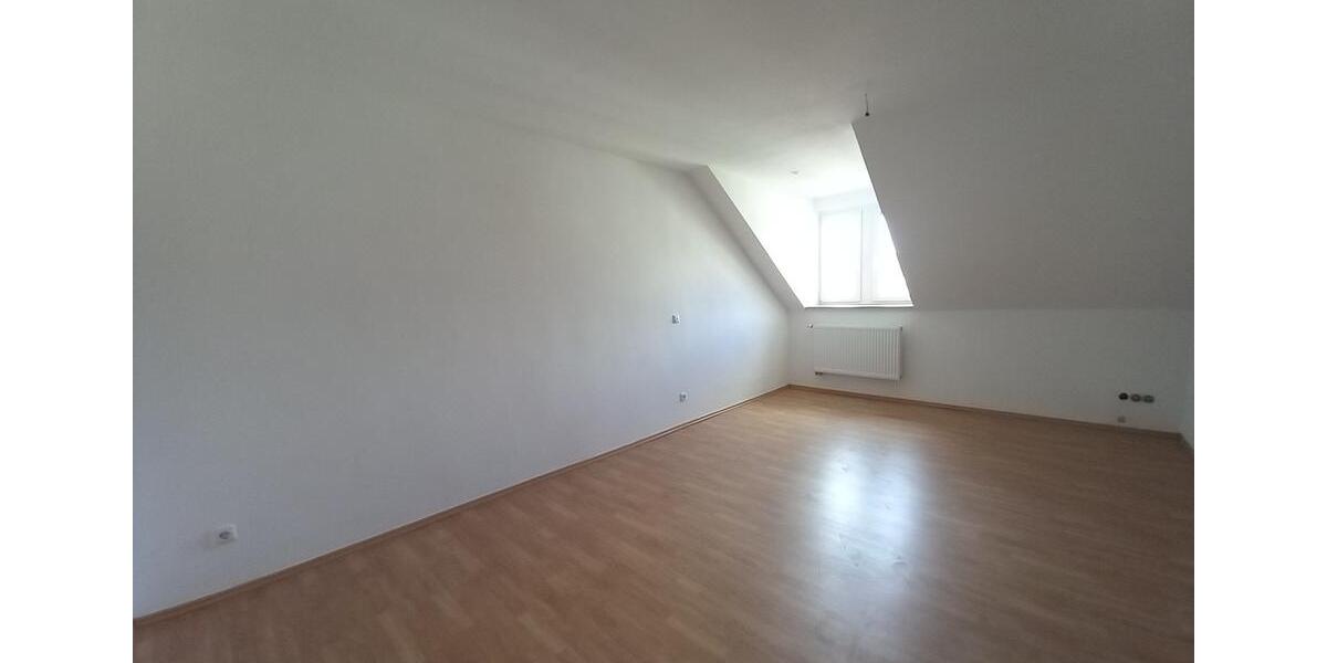Etagenwohnung Werdau - 5 Zimmer, 126 m&sup2;, 756&euro; | Angebot:21481505
