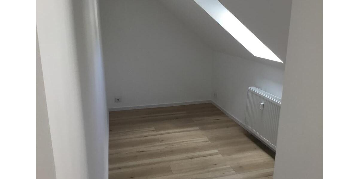Dachgeschoßwohnung Zwickau Cainsdorf - 4 Zimmer, 53 m&sup2;, 510&euro; | Angebot:26629615