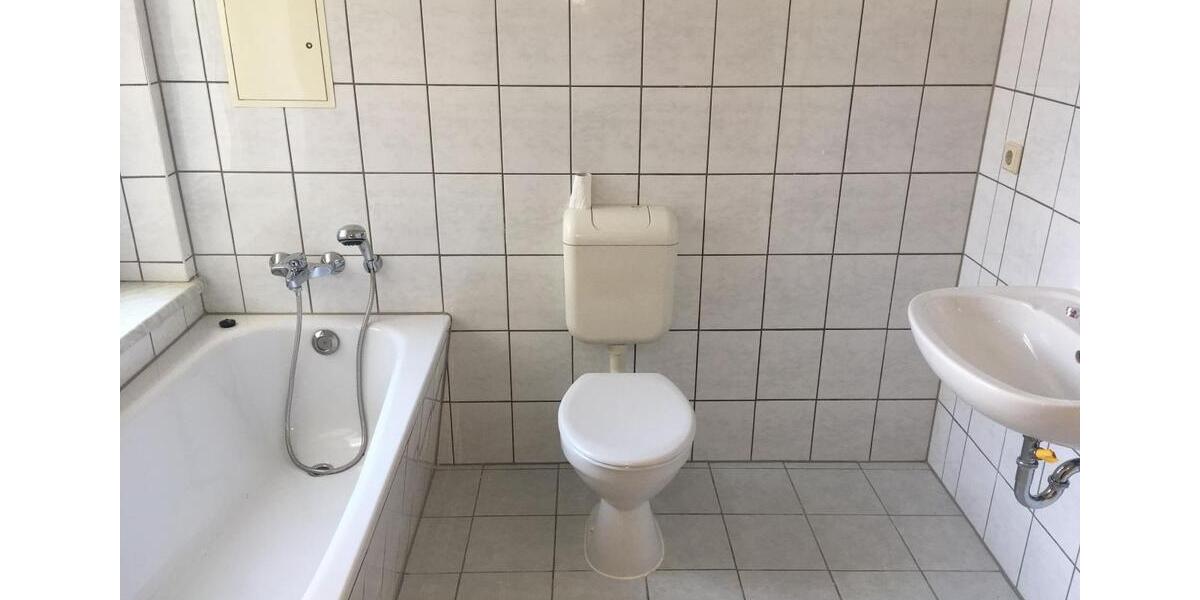 Erdgeschoßwohnung Meerane - 2 Zimmer, 58 m&sup2;, 300&euro; | Angebot:26676968