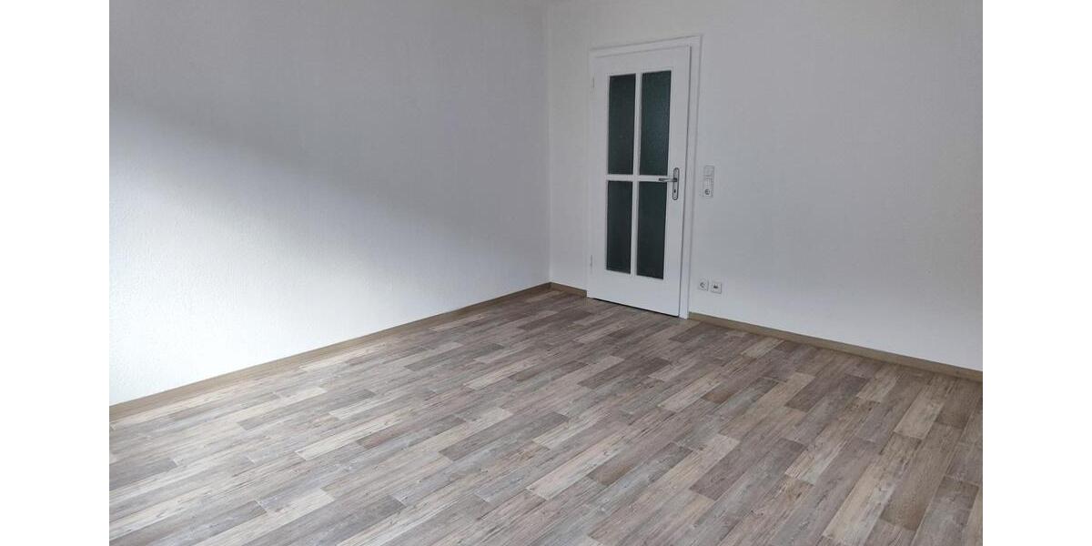 Etagenwohnung Elsterberg - 3 Zimmer, 59 m&sup2;, 295&euro; | Angebot:25650098