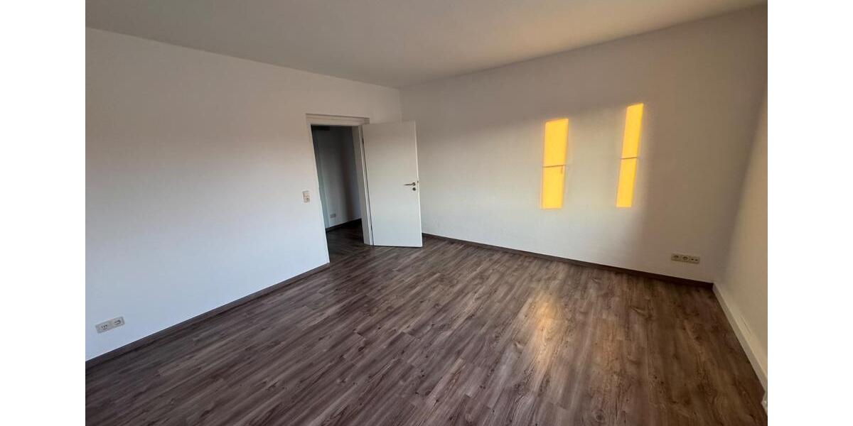 Hochparterre Hohenstein-Ernstthal Ernstthal - 3 Zimmer, 64 m&sup2;, 385&euro; | Angebot:24688348