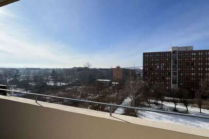 Wohnung Zwickau Pölbitz - 3 Zimmer, 70 m&sup2;, 319&euro; | Angebot:25397900