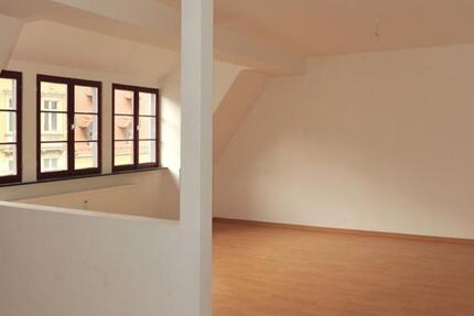 Wohnung Zwickau - 2 Zimmer, 77 m&sup2;, 540&euro; | Angebot:24474774