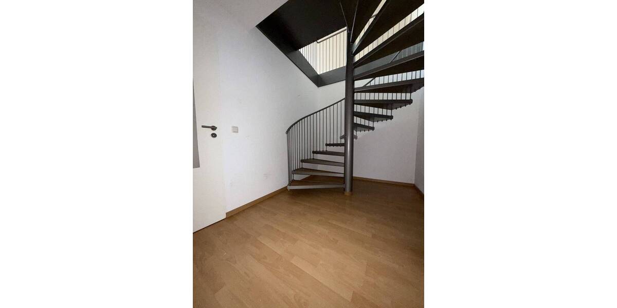 Etagenwohnung Zwickau Innenstadt - 2 Zimmer, 67 m&sup2;, 440&euro; | Angebot:25670164