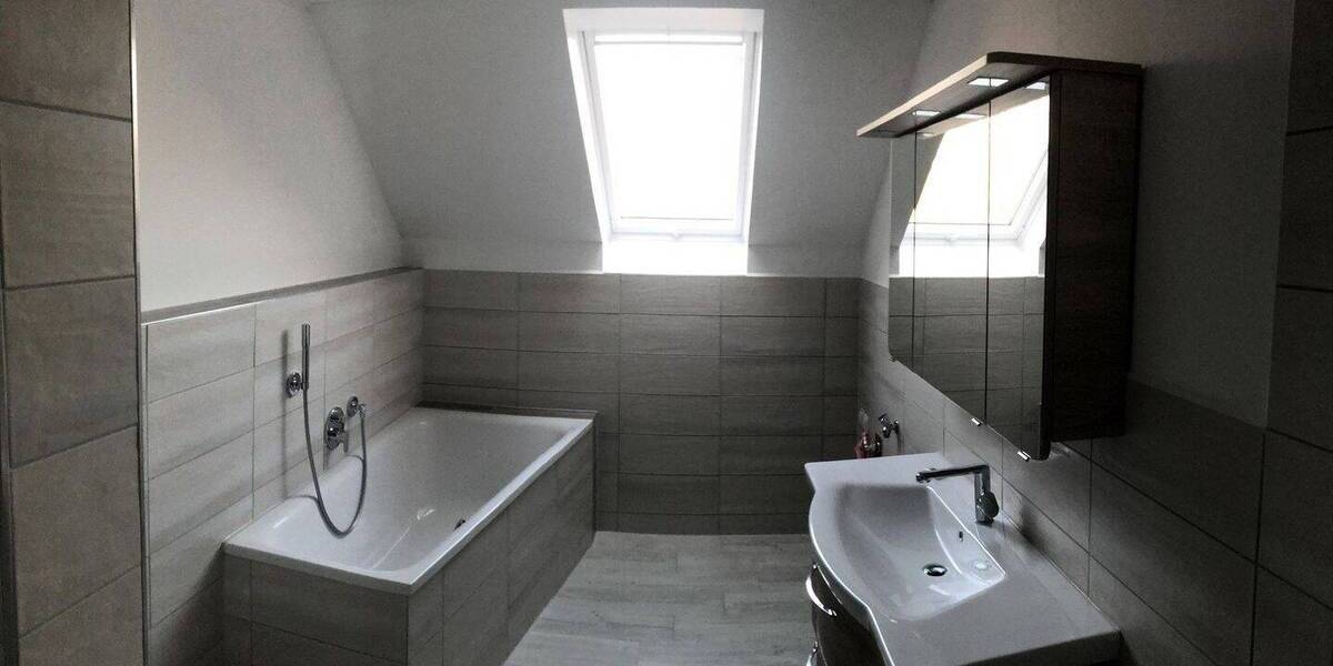 Etagenwohnung Wilkau-Haßlau Haßlau - 4 Zimmer, 105 m&sup2;, 830&euro; | Angebot:25897497