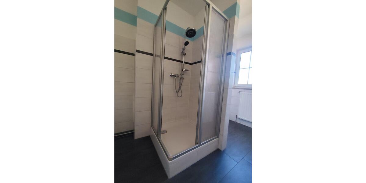 Dachgeschoßwohnung Aue-Bad Schlema Bad Schlema - 4 Zimmer, 115 m&sup2;, 600&euro; | Angebot:25751121