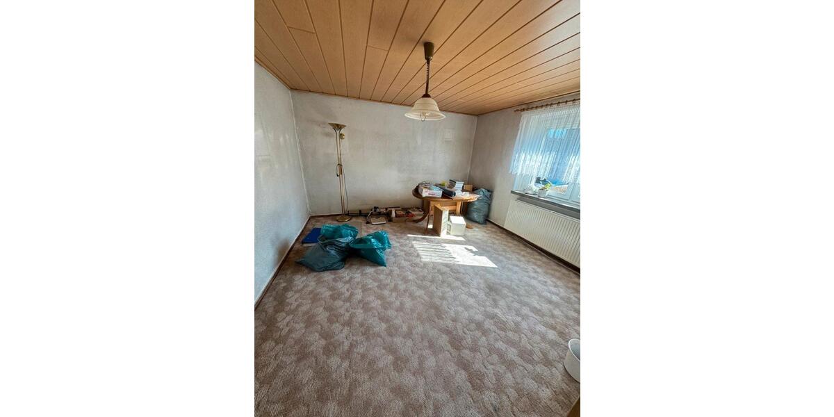 Einfamilienhaus Hohenstein-Ernstthal Ernstthal - 9 Zimmer, 140 m&sup2;, 78.000&euro; | Angebot:24615172