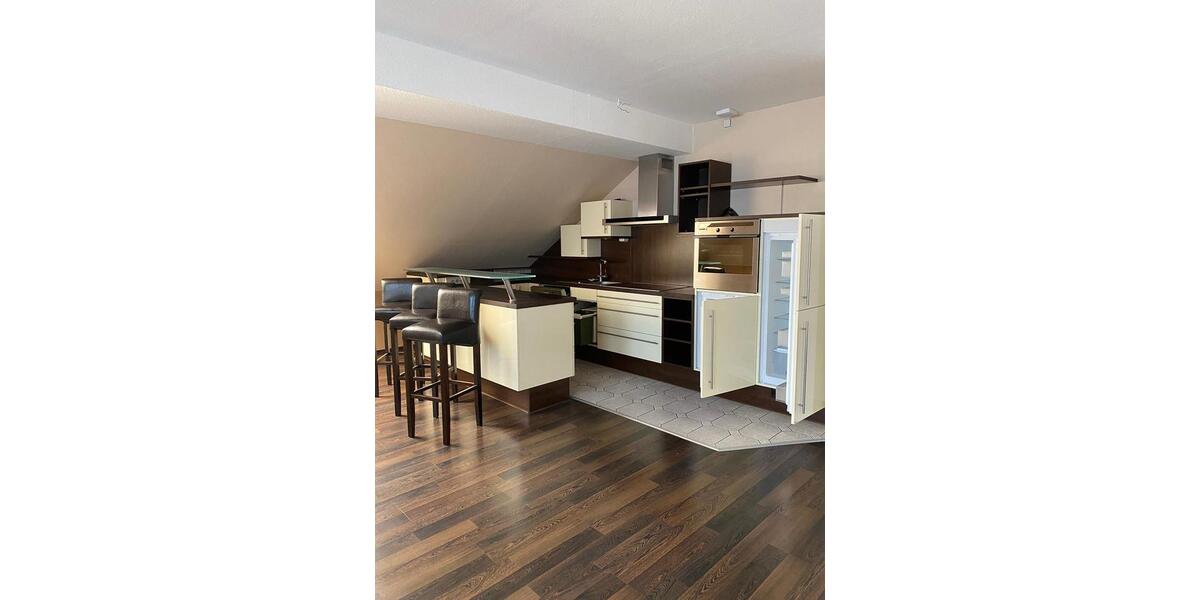 Dachgeschoßwohnung Reichenbach im Vogtland - 3 Zimmer, 68 m&sup2;, 430&euro; | Angebot:25330117